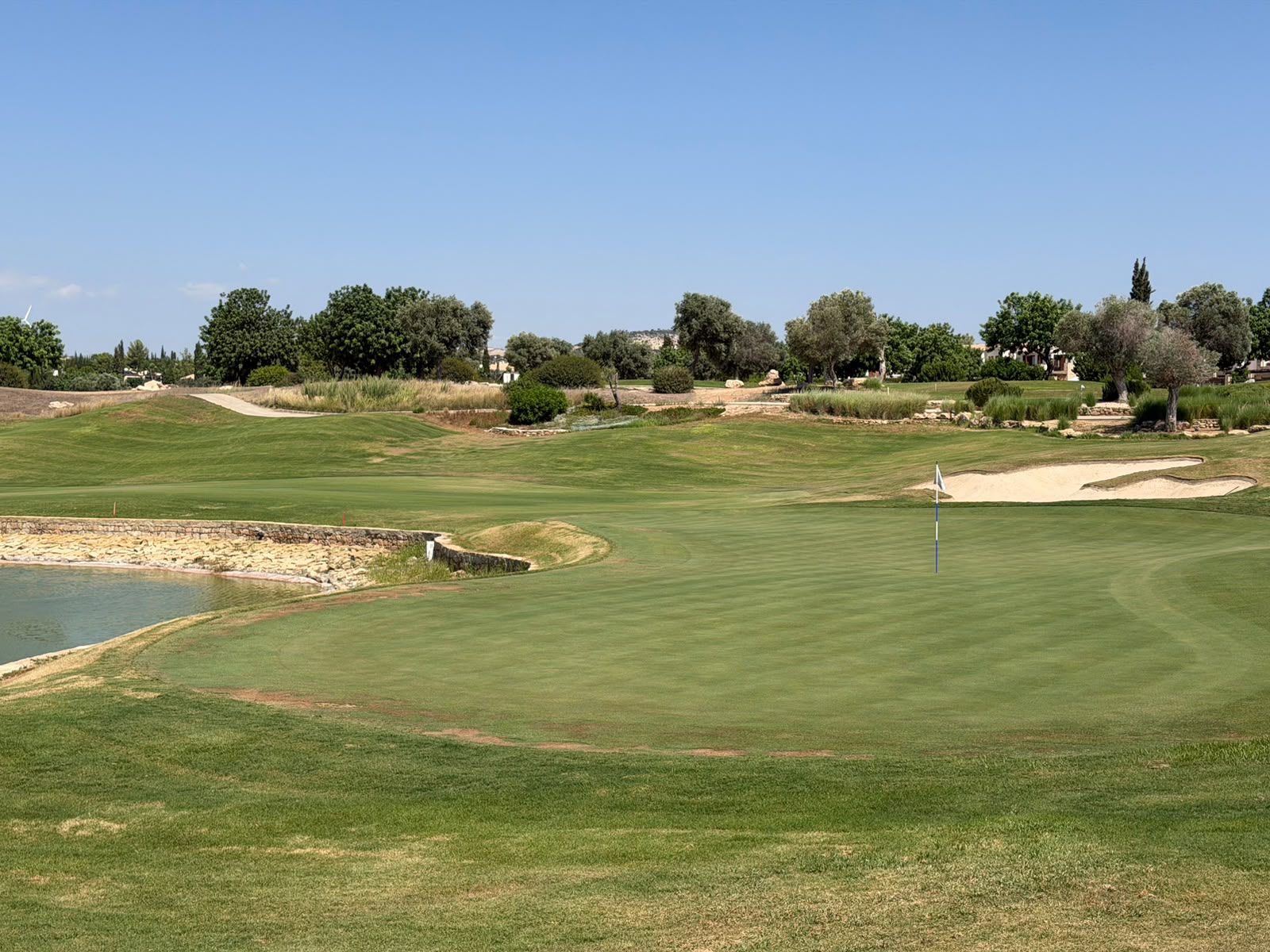 I Don’t Play Golf – Why Should I Buy A Property On A Golf Resort?